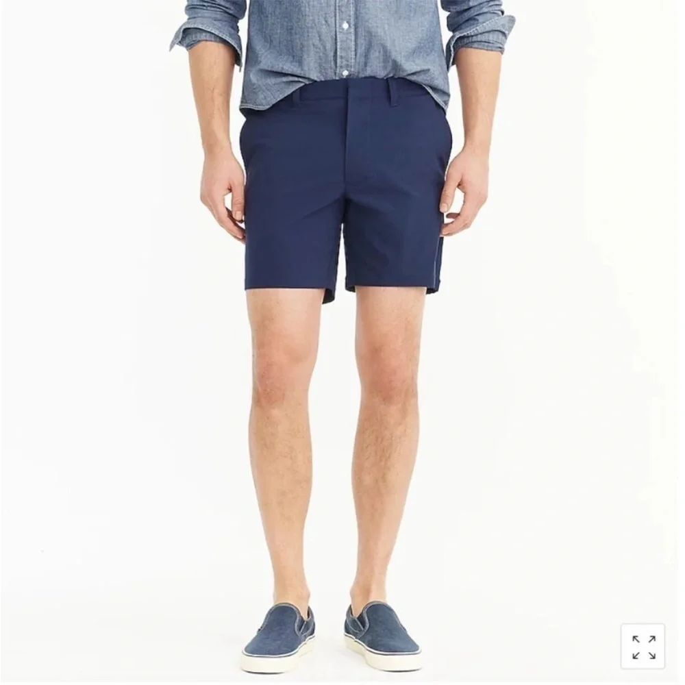 Men's J. Crew Navy 9” Tech Shorts Sz 32